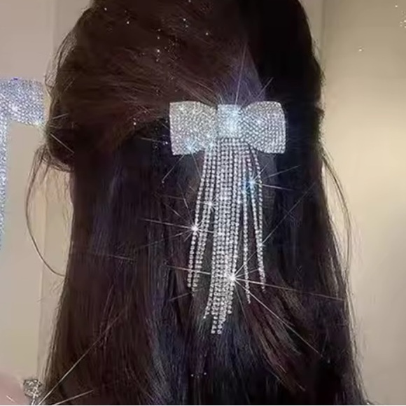 Wedding Sparkling Silver Rhinestone Bow Hair Clip - Picture 2 of 3